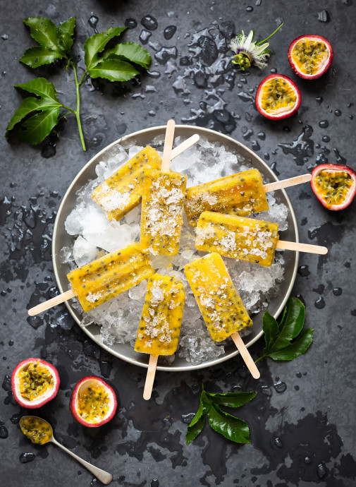 Passion fruit popsicles (granadilla)