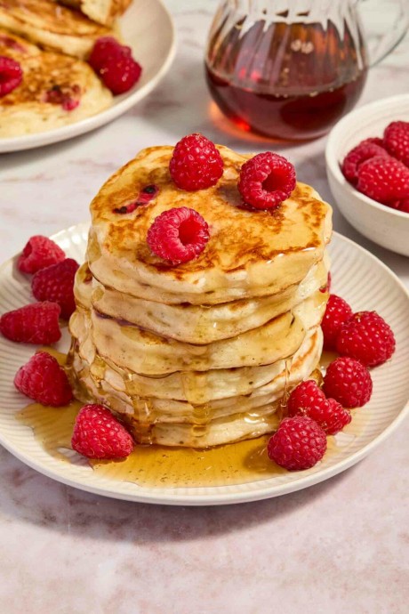 Raspberry Greek Yogurt Pancakes