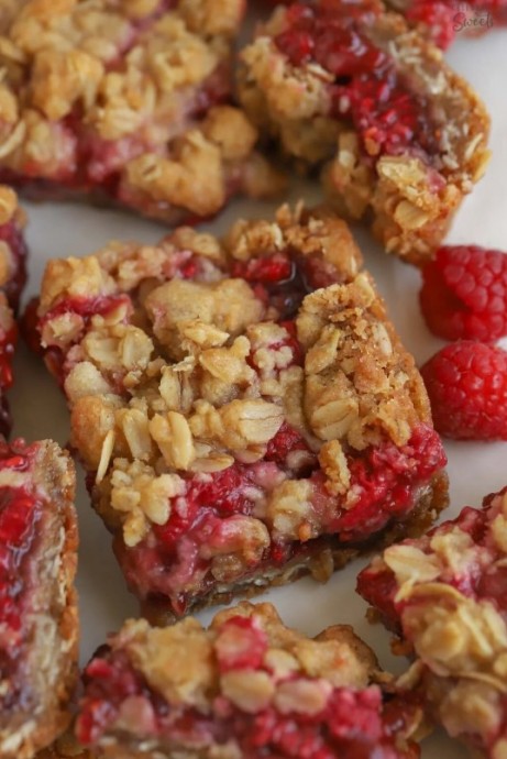 Raspberry Crumble Bars