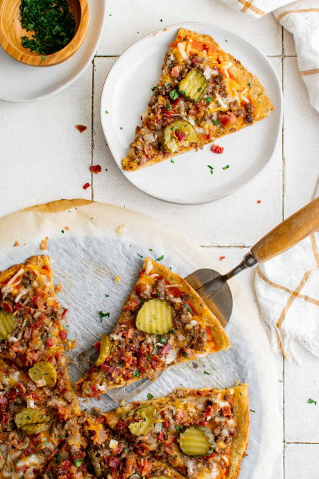 Keto Bacon Cheeseburger Pizza