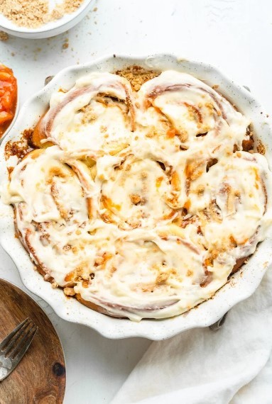 Peach Cobbler Cinnamon Rolls