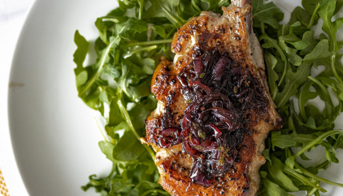 Pork Chops With Balsamic Caramelized Onions