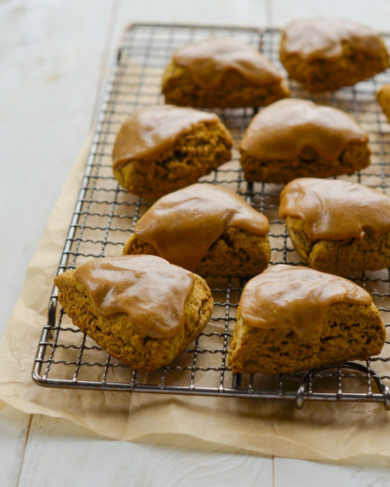 Pumpkin Scones with Spiced Pumpkin Glaze