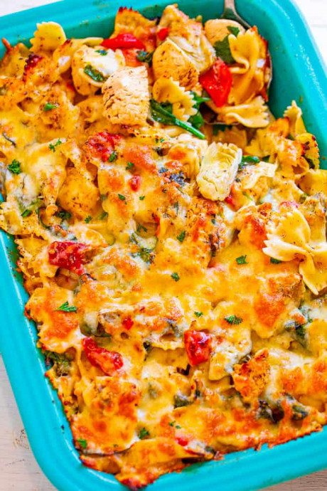 Cheesy Spinach and Artichoke Chicken Pasta