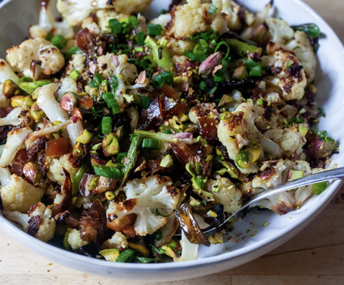 Cauliflower salad with dates and pistachios