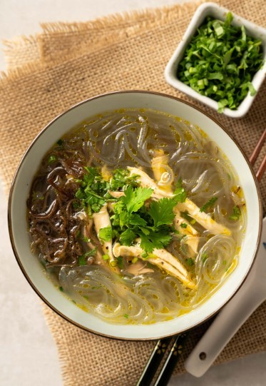 Chicken Glass Noodle Soup (Miến Gà)