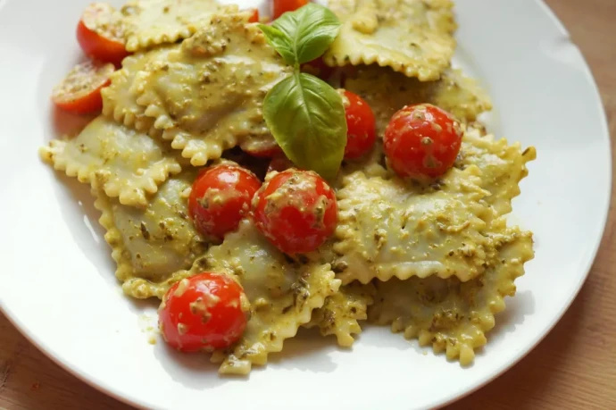 Gluten-Free Cheese Ravioli with Kale Pesto