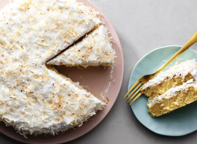 Coconut Cake With Fluffy Coconut Icing