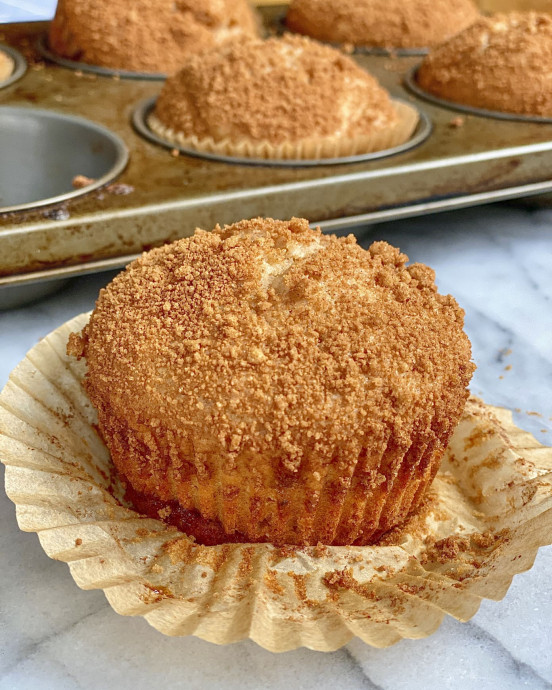 Fluffy Cinnamon Ripple Muffins
