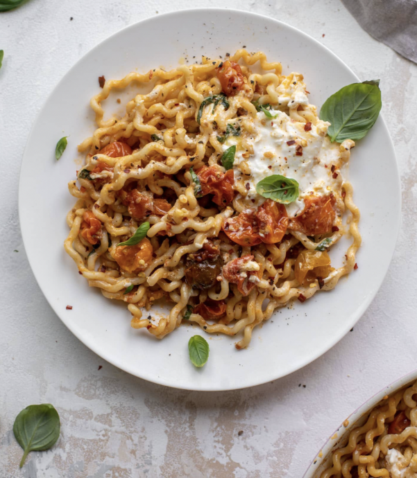 Summer Weeknight Burst Tomato Burrata Pasta