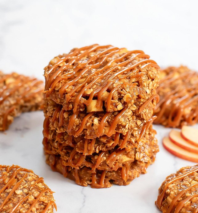 3 Ingredient Apple Pie Oatmeal Cookies