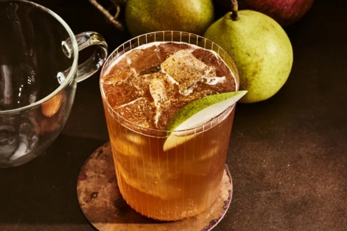 Spiced Pear Rum Sour Spiced Pear Rum Sour