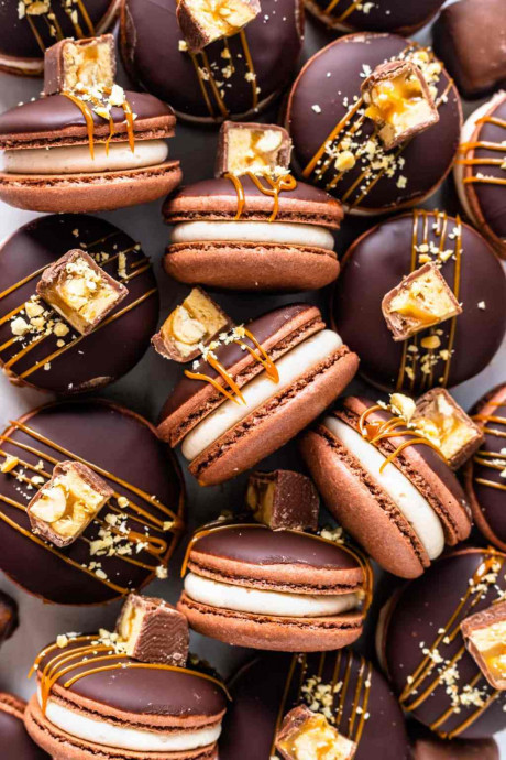Snickers Macarons