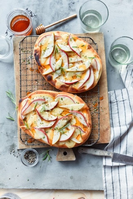 Pear Brie Flatbread