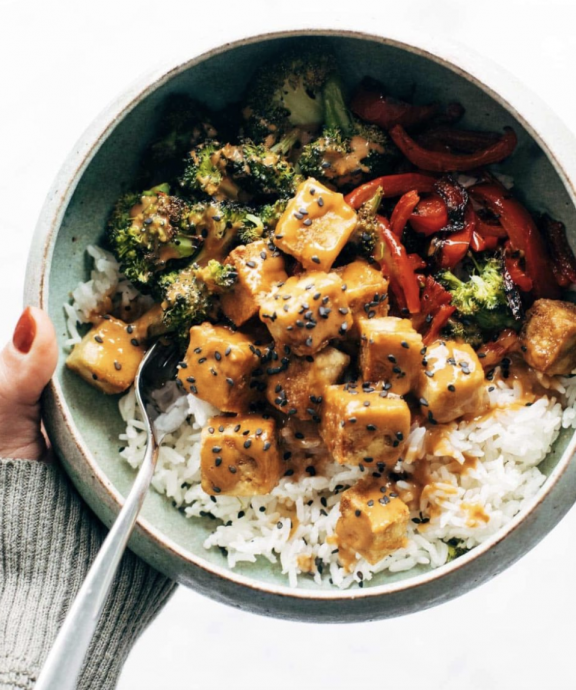 Spicy Peanut Tofu Bowls