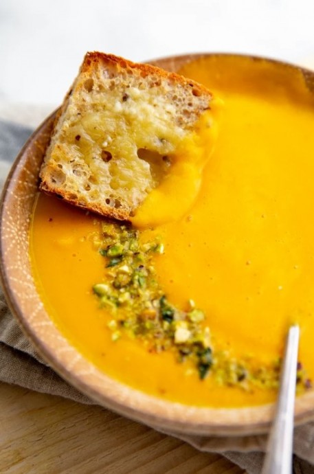 Easy Vegetable Potage Soup with Cheesy Baguettes