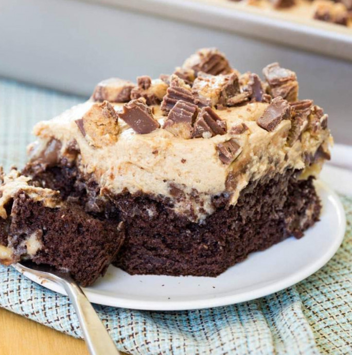 Reese’s Peanut Butter Cup Poke Cake