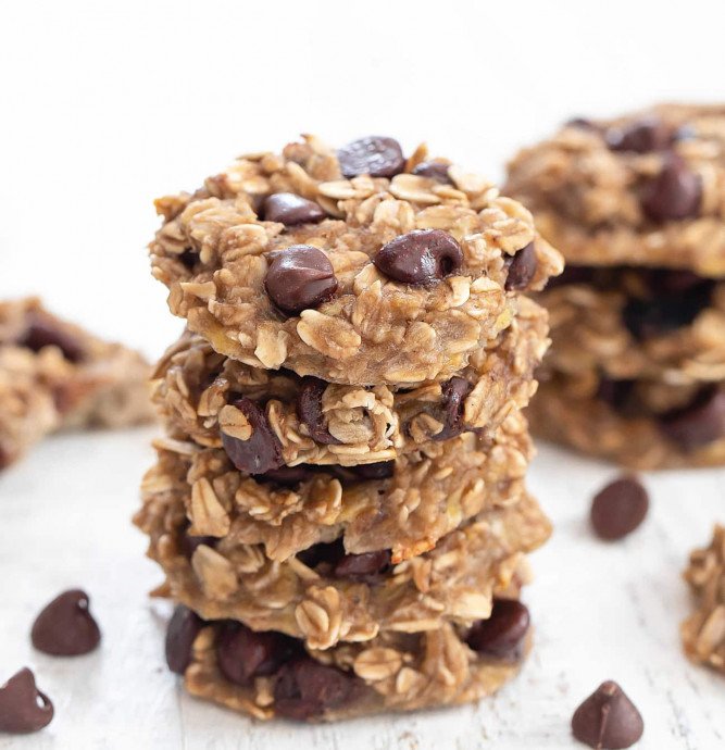 3 Ingredient Healthy Chocolate Chip Oatmeal Cookies (No Flour, Eggs, Or Oil)