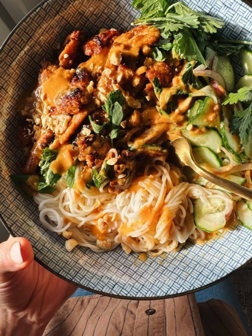 Thai Peanut Chicken Bowls Thai Peanut Chicken Bowls