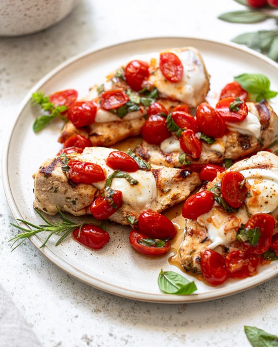 Grilled Tomato-Basil Chicken Bruschetta