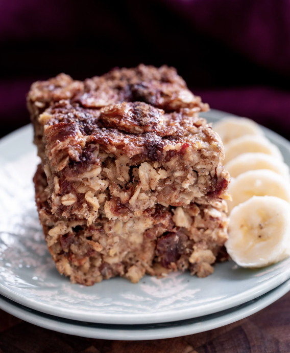 Vegan Banana Oatmeal Bars With Cinnamon Crumb