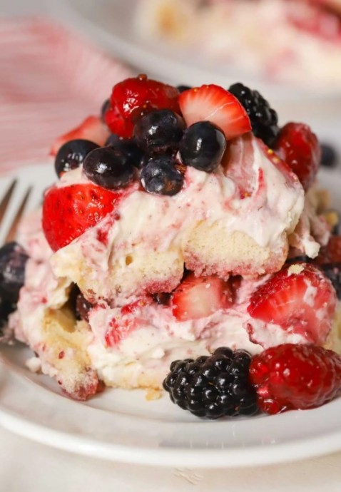 Berry Chantilly Tiramisu Berry Chantilly Tiramisu