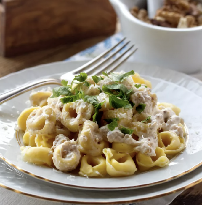 Walnut Sauce for Pasta and Gnocchi (Salsa di noci)