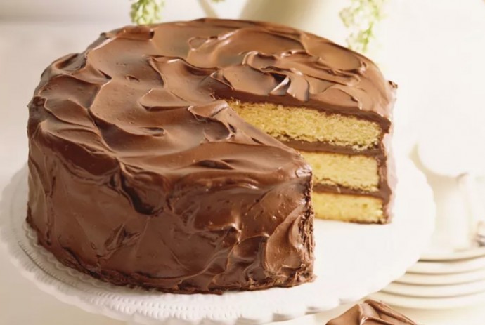 Yellow Layer Cake With Chocolate Buttercream Frosting