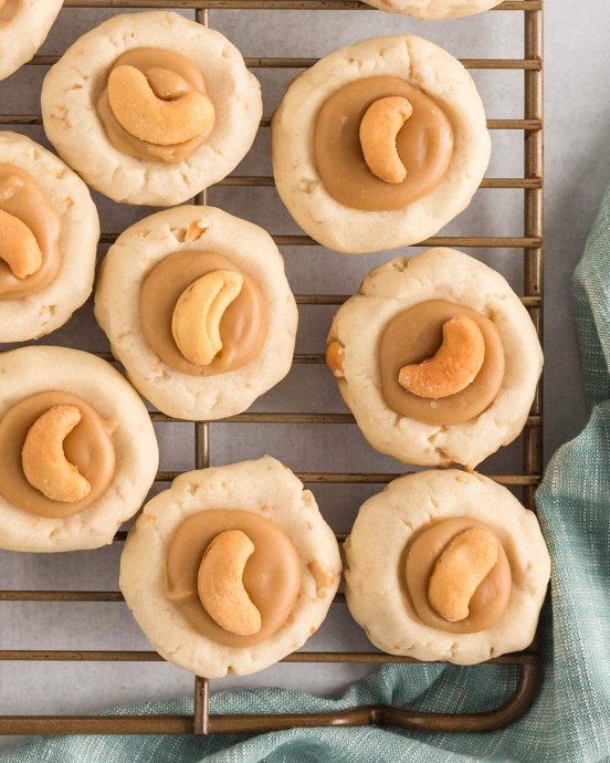 Caramel Cashew Cookies