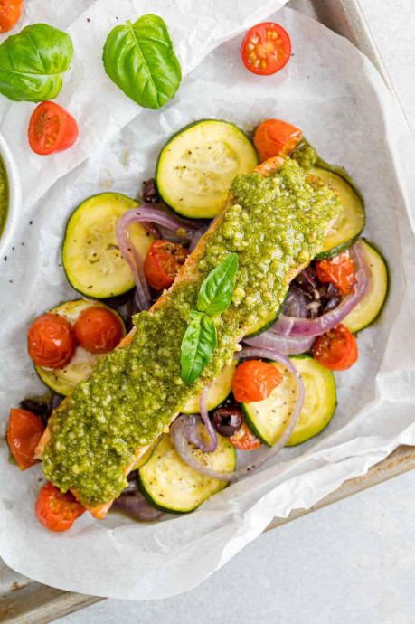 Pesto Salmon In Parchment Paper (Full Meal)