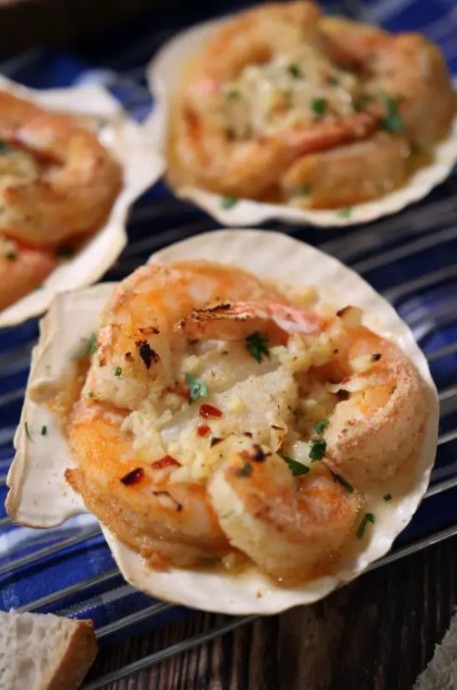 Shrimp and Scallop Scampi