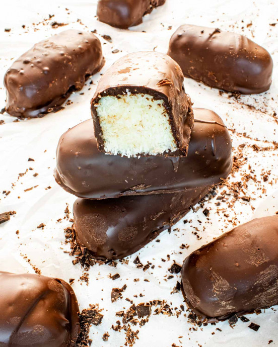 Homemade Bounty Bars (Mounds Bars)