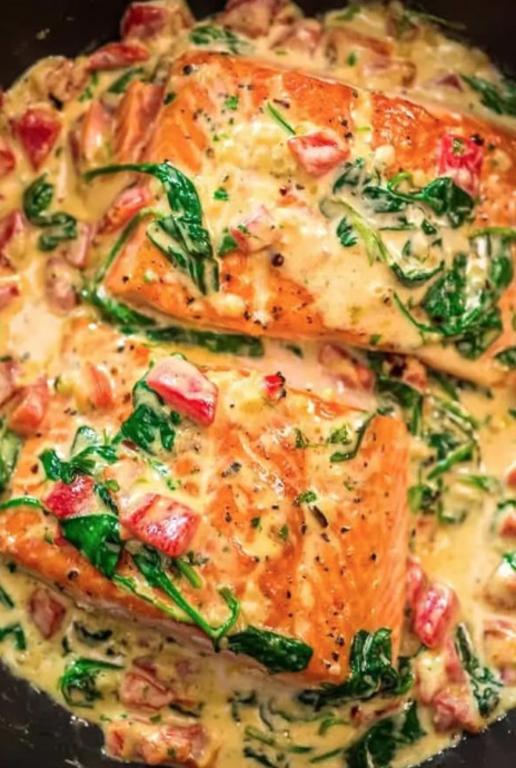 Salmon in Roasted Pepper Sauce