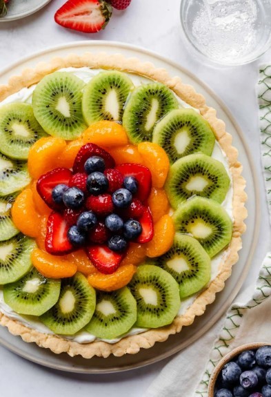 Fresh Fruit Tart with Vanilla Mascarpone Cream Fresh Fruit Tart with Vanilla Mascarpone Cream