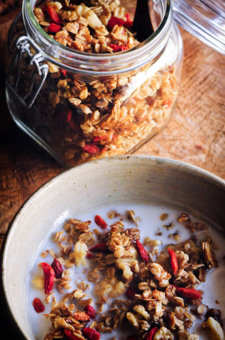 Maple Walnut Goji Berry Granola (Vegan, Gluten-Free)