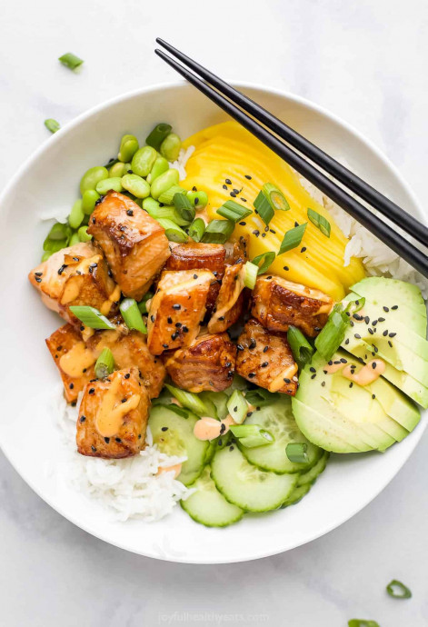 Salmon Poke Bowl with Spicy Mayo