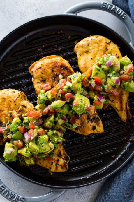 Grilled Chicken with Avocado Salsa (Keto)