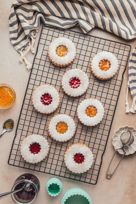 Spiced Hazelnut Linzer Cookies