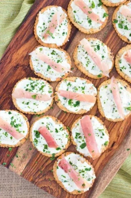 Ricotta and Prosciutto Cracker Appetizers
