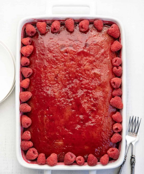 Raspberry Sauce Cake