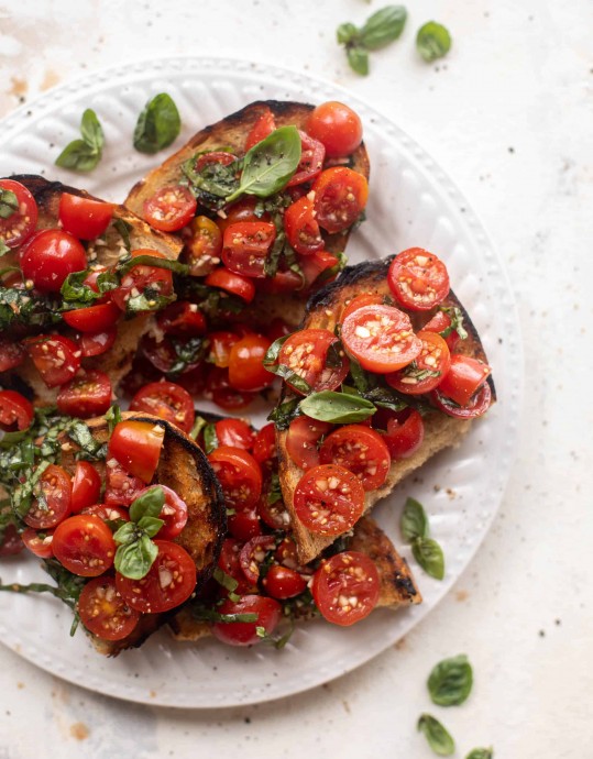 The 10 Minute Grilled Bruschetta