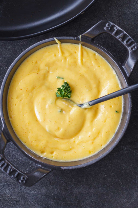 Easy Hollandaise Sauce Recipe