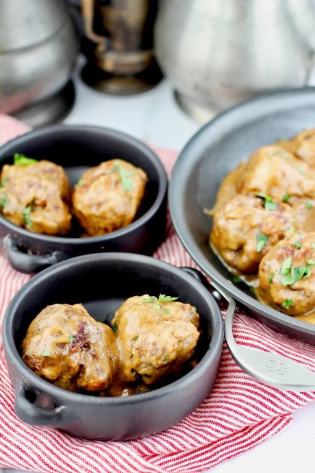 Tapas-Syle Meatballs (Albondigas En Salsa)