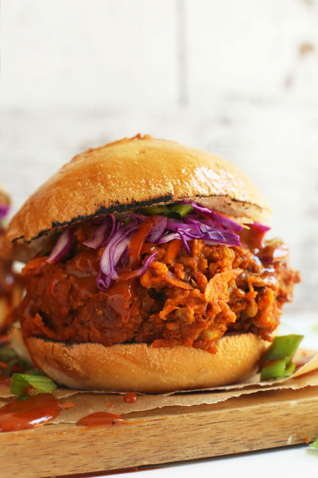 The Best Vegan ‘Pulled Pork’ Sandwich!