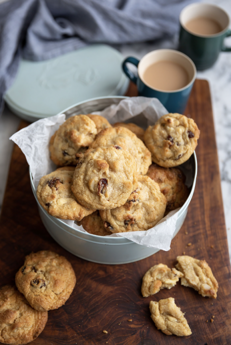 White chocolate, cranberry & macadamia cookies