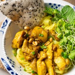 Mì Quảng (Vietnamese Quang-style Noodle)
