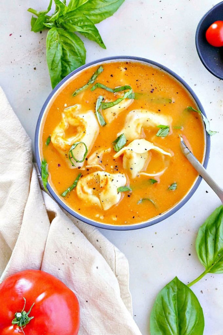 Tortellini Tomato Soup with Fresh Tomatoes