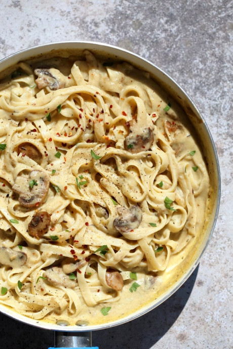 Best Vegan Mushroom Garlic Alfredo