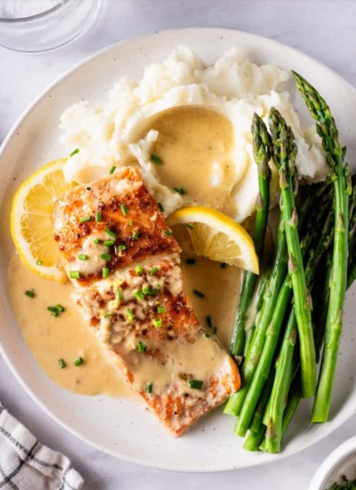 Creamy Lemon Garlic Salmon