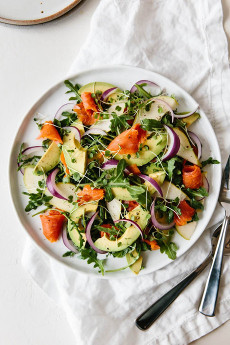 Smoked Salmon, Avocado and Arugula Salad